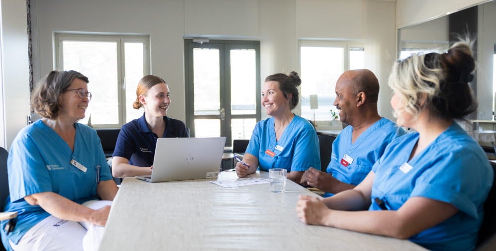 Anna-Lena Baadstrand, distriktssköterska, Mimmi Sundbom fysioterapeut, Elin Engström arbetsterapeut, Mohamed Elghali, läkare och Maryam Maghsoudi undersköterska, Valbo hälsocentral